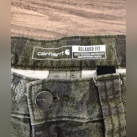 Carhartt Men’s Green Cargo Camo Relaxed Fit Shorts Size 30 - Picture 13 of 15